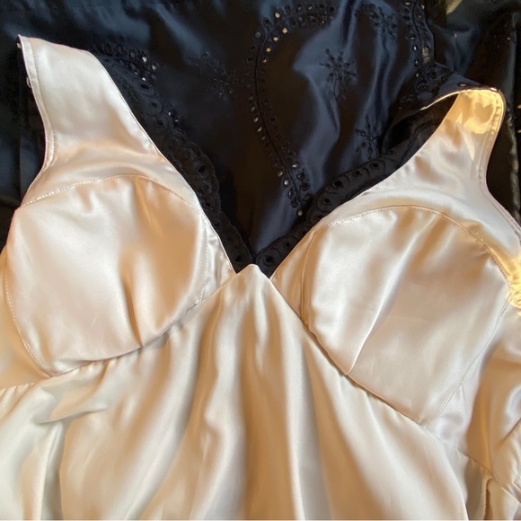 WHBM Dress Satin Halter Top Eyelet Lace Nude Lined Black Cocktail M 8 - Picture 11 of 15